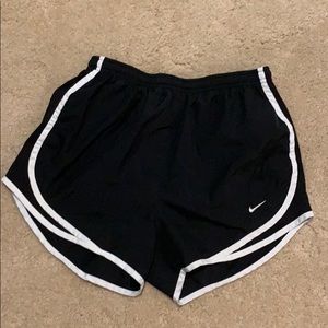 Nike women’s dry tempo shorts